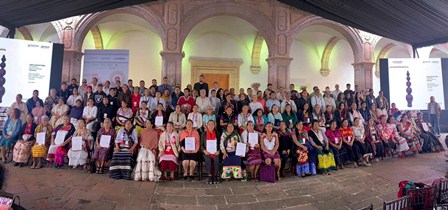 Galardonan a artesanas y artesanos oaxaqueños