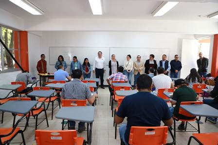 Aplican examen de conocimientos