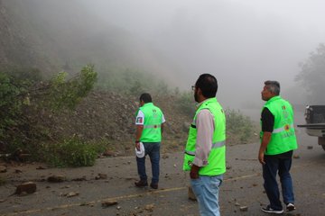Restablecen de manera temporal circulación vehicular en Totontepec Villa de Morelos, Oaxaca