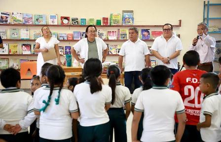 Entrega la Secretaría de las Culturas y Artes libros a Escuela Primaria de Juchitán