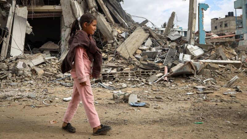 Más de 200 escuelas recibieron impactos directos desde que Ejército de Israel empezó a bombardear la Franja de Gaza Palestina, especialistas de la UNICEF