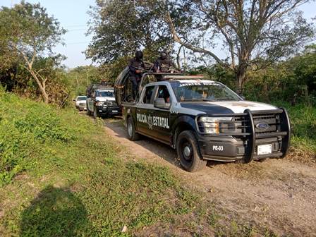 Aseguran a 69 personas migrantes; Localiza toma clandestina de hidrocarburos