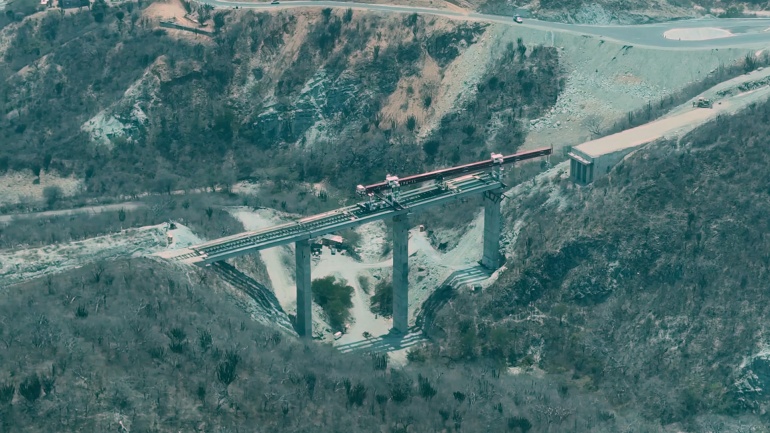 Presidente Andrés Manuel López Obrador supervisa infraestructura en Oaxaca y Guerrero