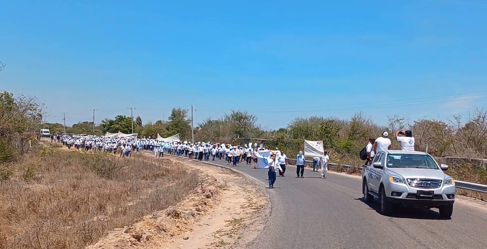 MARCHA PARA EL FORTALECIMIENTO DE LA PAZ CON JUSTICIA Y DIGNIDAD DEL PUEBLO IKOOTS DE SAN MATEO DEL MAR, OAXACA