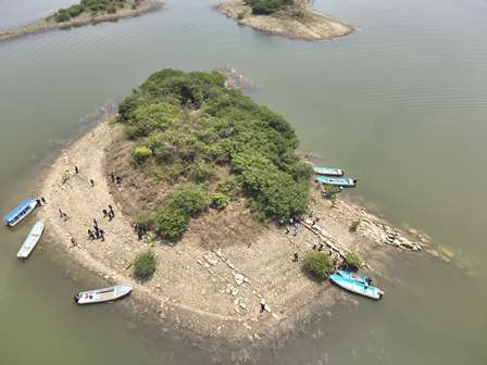 Hallan con vida a presidenta