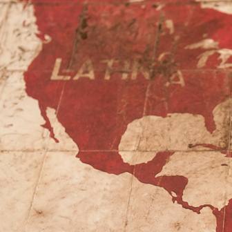 TYZA, artista visual que concluirá el mural Latino/A América en el Laboratorio Arte Alameda