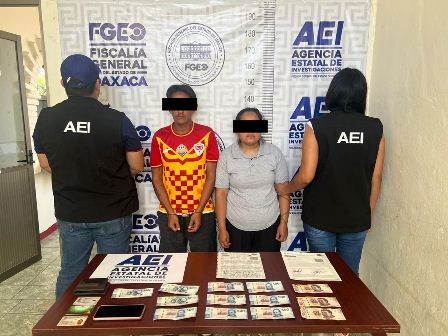 Detienen a dos personas por venta de concesiones de transporte falsas, en el Valle de Etla