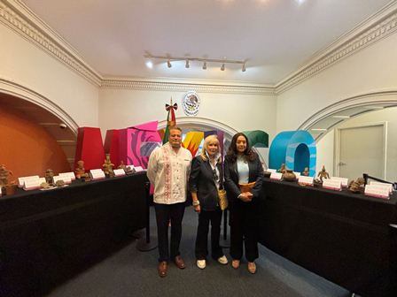 Restituyen Consulado de México en Filadelfia y Centro Cultural Mexicano 22 piezas arqueológicas