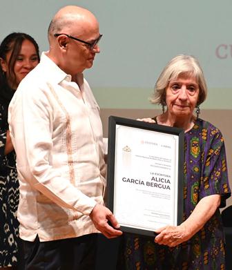 Poesía de Alicia García Bergua, una mirada sensible hacia el amor, la naturaleza y la muerte