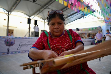 Invitan a conocer la herencia cultural de Oaxaca en la Feria del telar de cintura