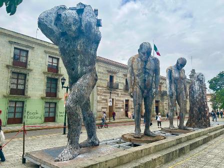 Llegaron los gigantes a Oaxaca de Juárez, magna exposición escultórica