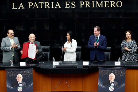 Rinde Senado de la República homenaje al actor Sergio Corona por 75 años de trayectoria artística