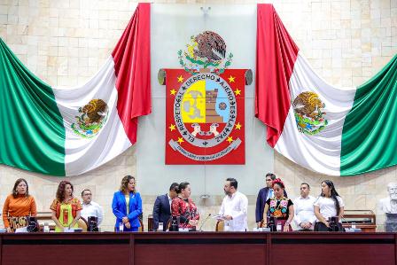 Entrega Poder Ejecutivo Segundo Informe de Gobierno al Congreso del Estado de Oaxaca