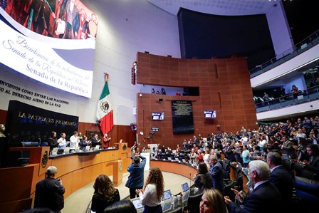 Minuto de aplausos en el Senado en memoria de Silvia Pinal