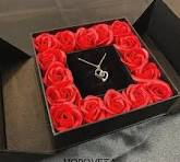 Los mexicanos se ponen románticos: San Valentín impulsa ventas online de regalos clásicos