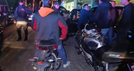 Refuerza Policía Vial Estatal operativos para disuadir arrancones; Aseguran cuatro motocicletas