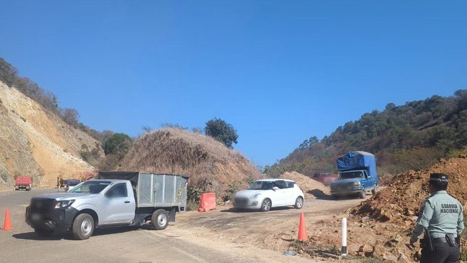 Cierre intermitente de la circulación en ambos sentidos de Autopista Cuacnopalan-Oaxaca