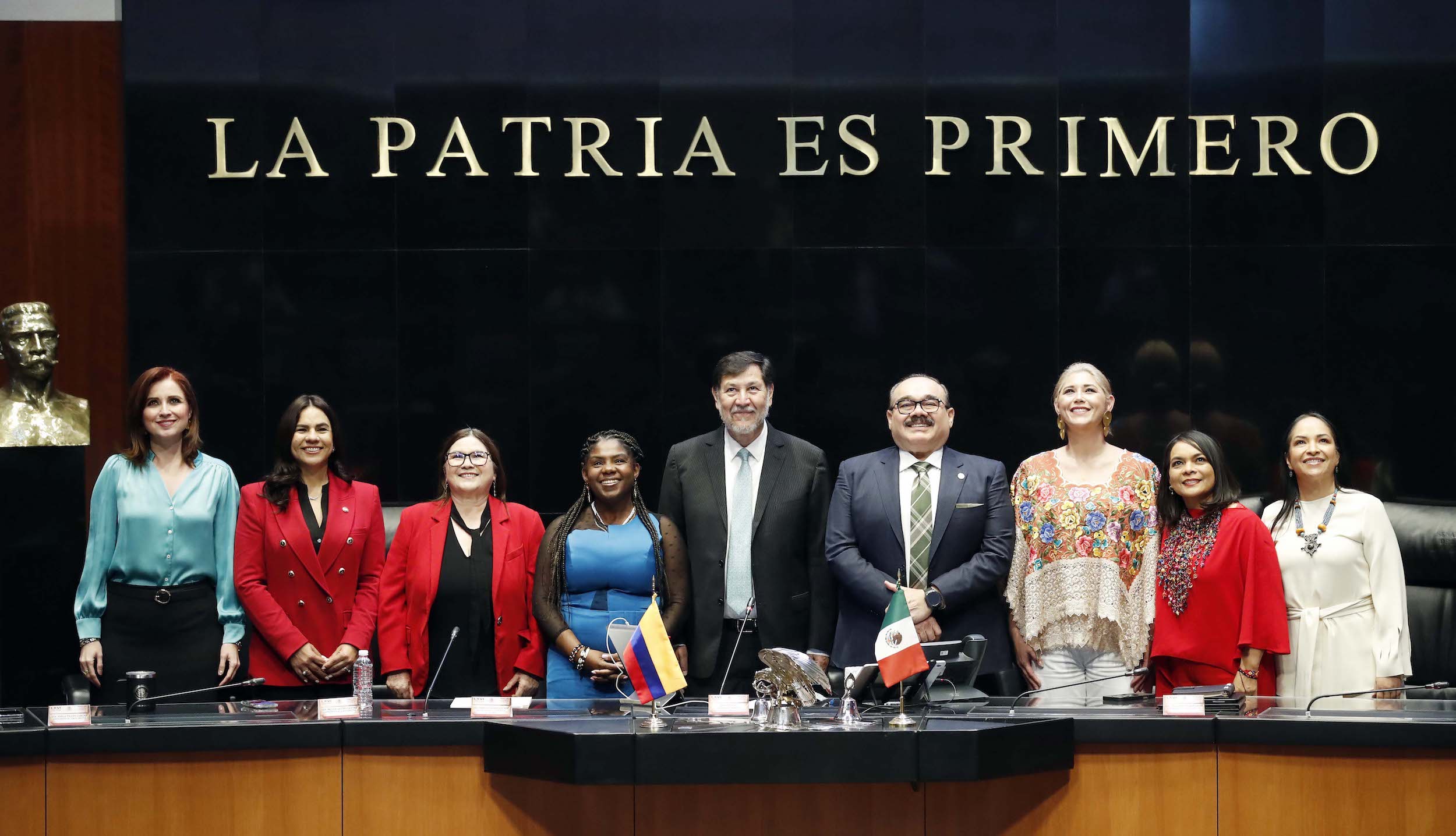 Llama vicepresidenta de Colombia a “caminar juntos” para hacer frente a las guerras comerciales