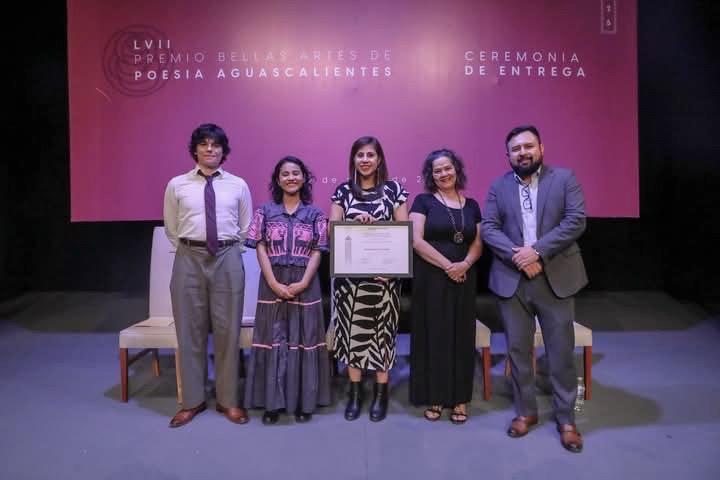 Entregan a Anaclara Muro Chávez el Premio Bellas Artes de Poesía Aguascalientes 2025