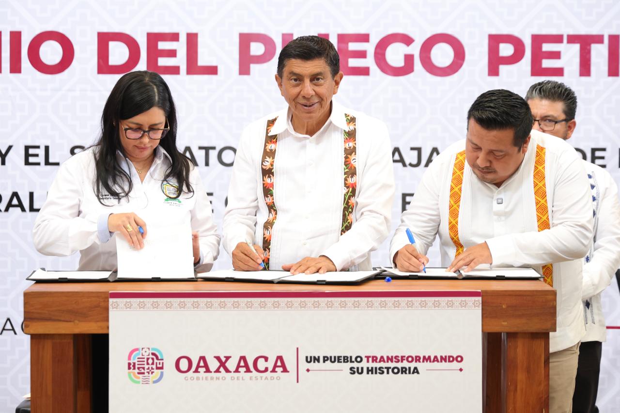 Signan Gobierno de Oaxaca y STPEIDCEO convenio del Pliego Petitorio 2025