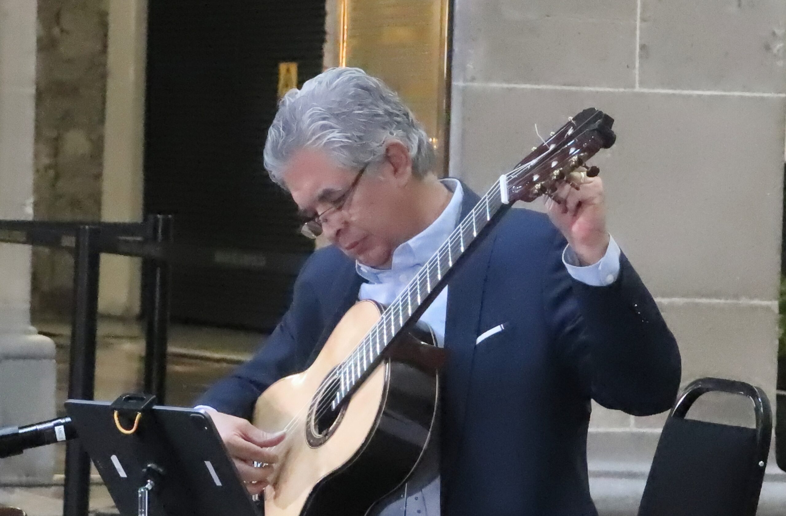 Recorrido por México y España en Xicoténcatl, a través de la guitarra de Juan Carlos Laguna