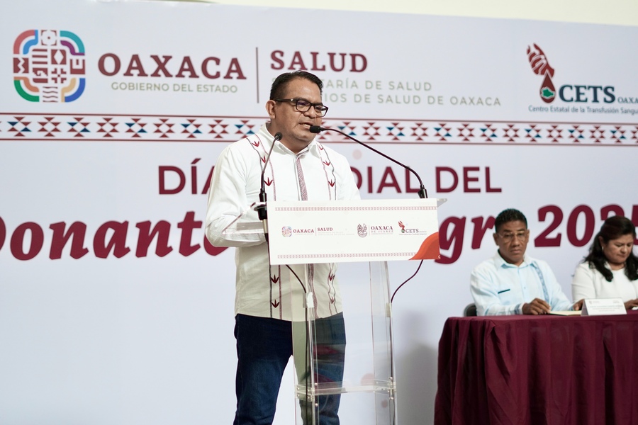 Entregan reconocimientos a personas donadoras voluntarias de sangre