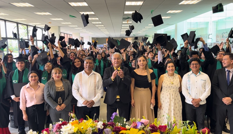 Celebra UTVCO graduación de 271 estudiantes en siete carreras profesionales