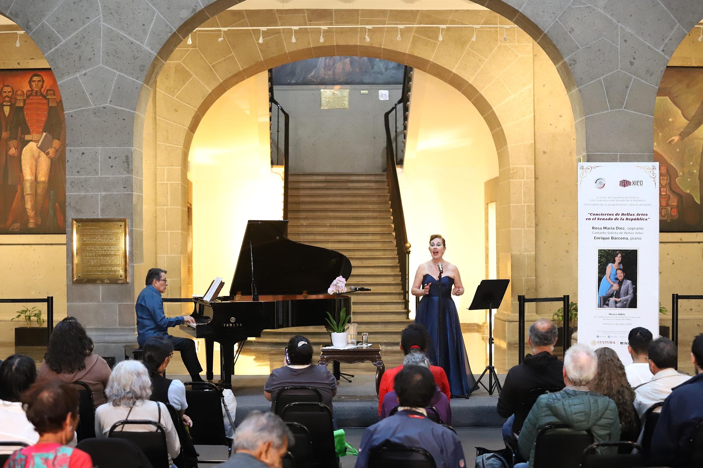 Con su voz, Rosa María Diez conquista al público de la Casona de Xicoténcatl