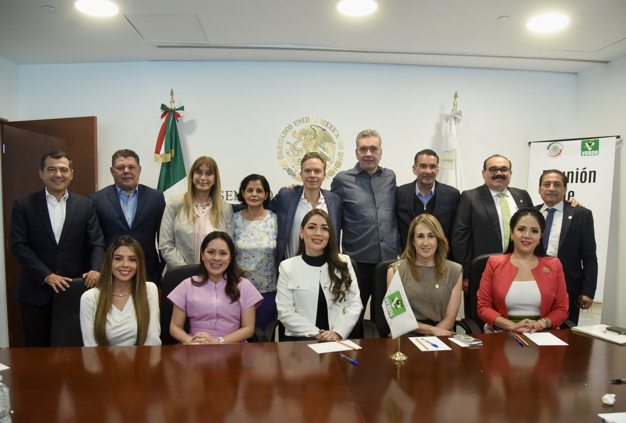 Celebran senadores del Partido Verde aprobación de reforma en telecomunicaciones
