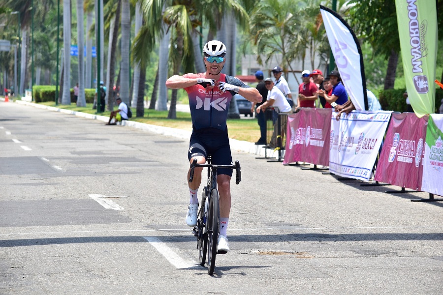 Triunfan Ángel Julián Camacho y Natalia Muñoz en las categorías varonil y femenil de ciclismo