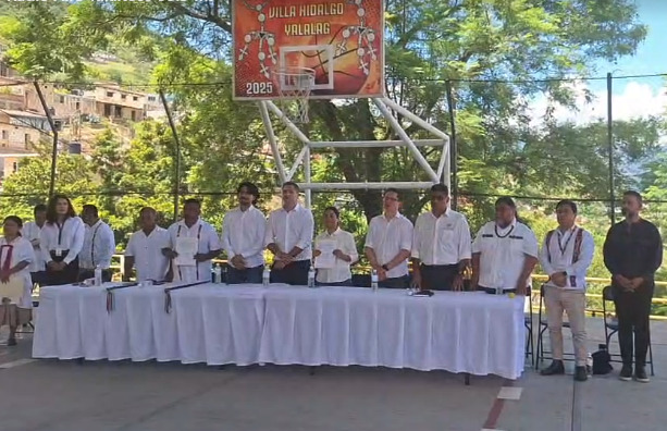 En Yalalag Oaxaca le lavan la cara a Adidas por el plagio cometido