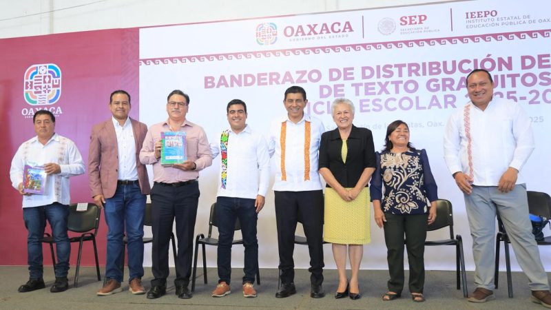 Arranca distribución de libros