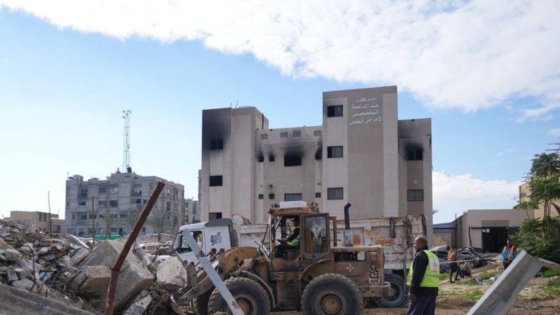 Israel asesina a cinco periodistas más en el ataque a un hospital, la ONU condena el crimen