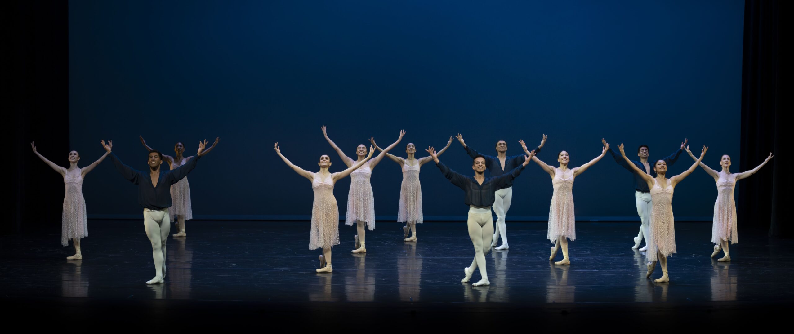 Presenta Taller Coreográfico de la UNAM homenaje a Gloria Contreras en Bellas Artes