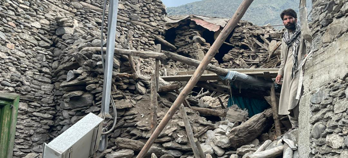 En Afganistán, continúan los trabajos para asistir a los sobrevivientes del terremoto en un terreno de difícil acceso