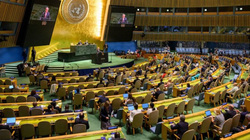 La Asamblea General de la ONU por mayoría de 142 votos a favor 12 absteciones y 10 encontra  aprueba la creación de dos Estados: Palestina-Israel