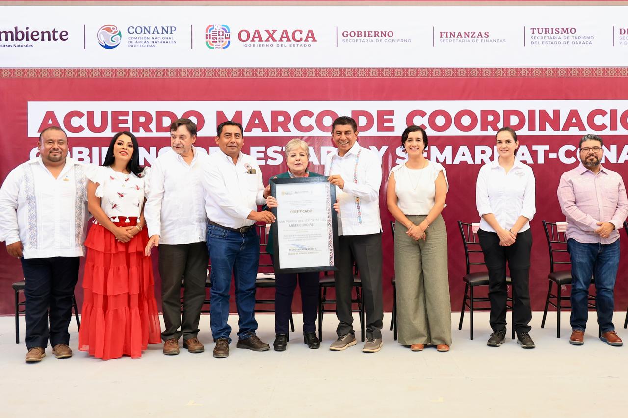 Entregan cinco certificados a comunidades que se integran a conservación voluntaria de Áreas Naturales Protegidas de Oaxaca