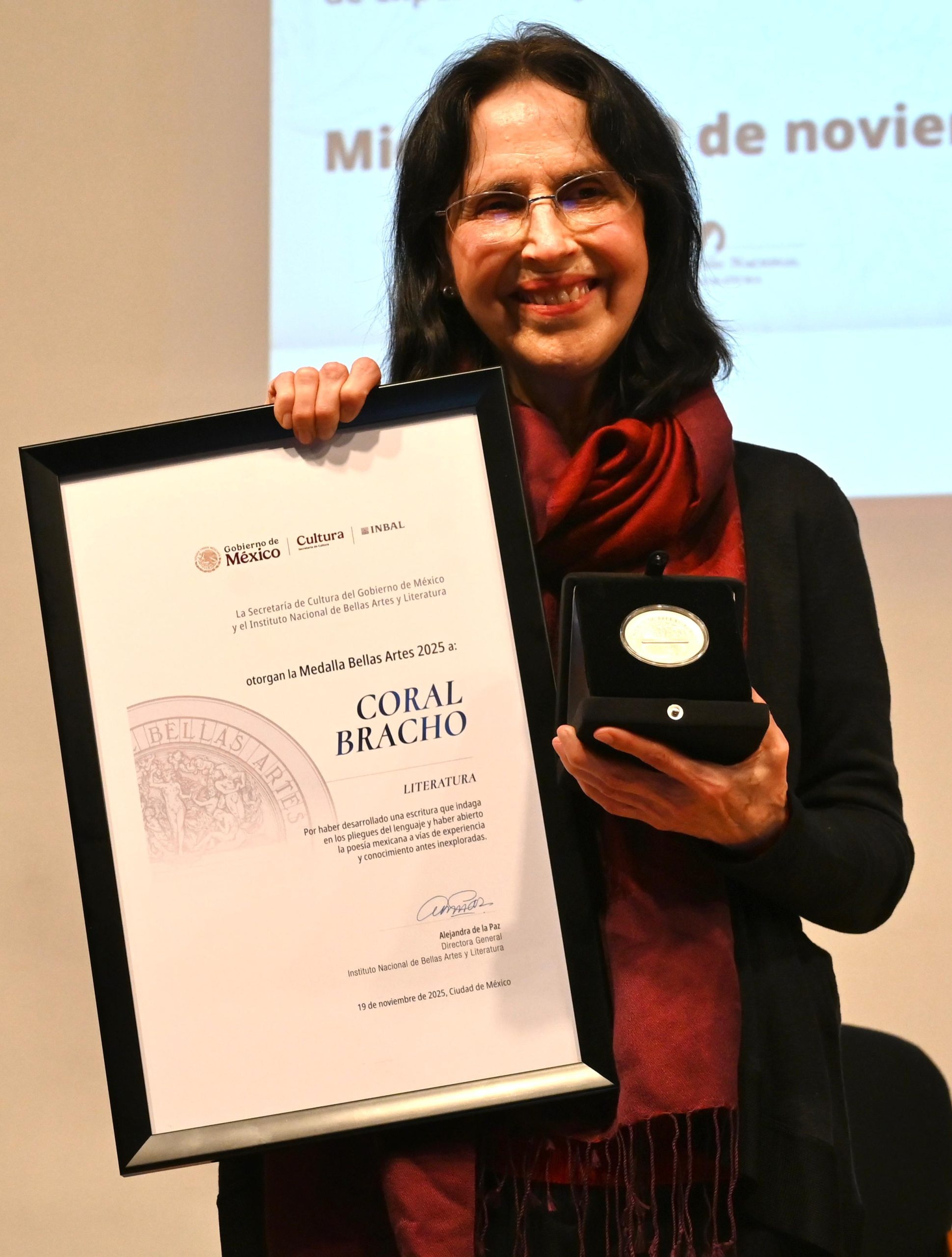 La luminosa poesìa de Coral Bracho recibe la Medalla Bellas Artes 2025