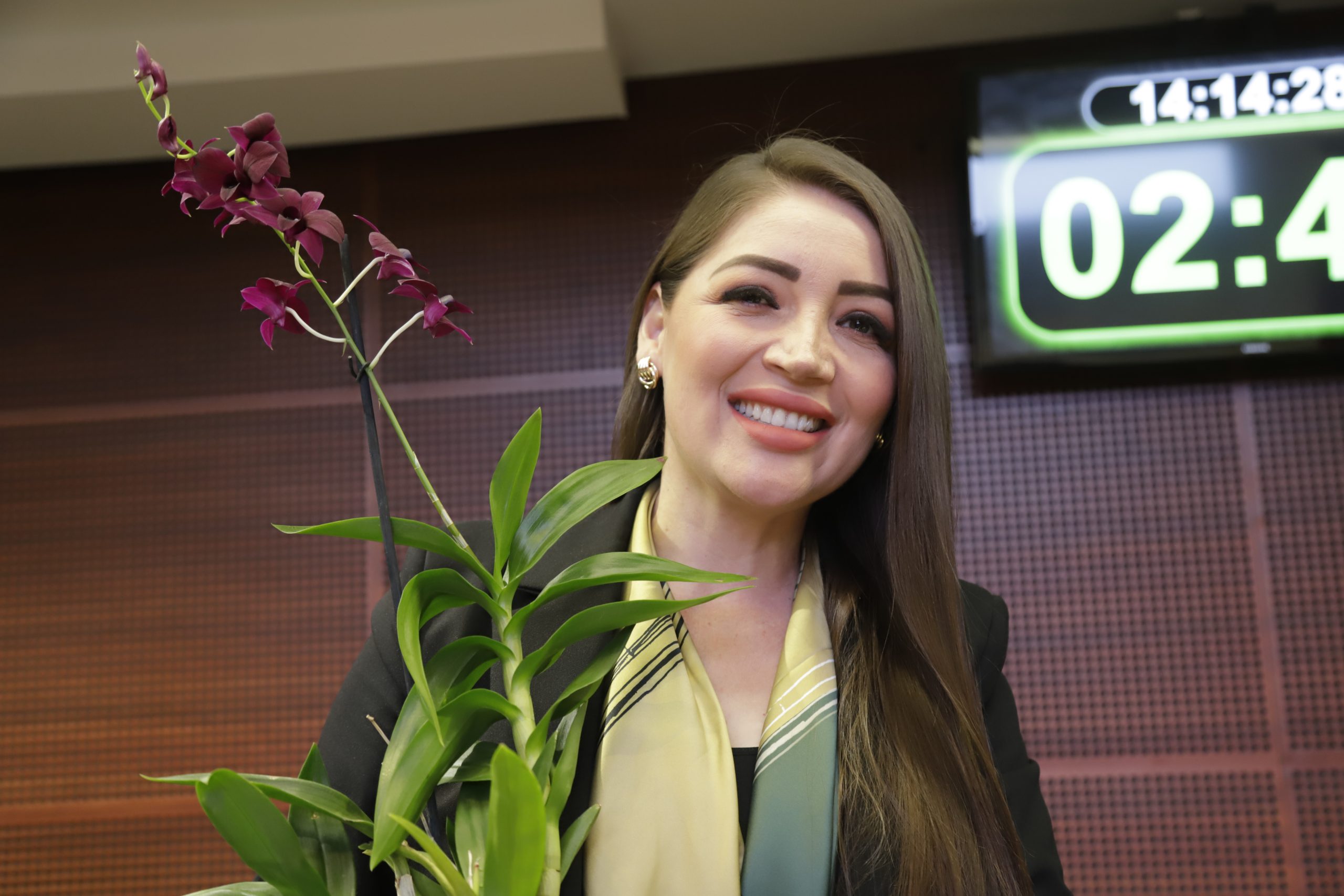 Propone senadora eliminar costos de titulación para egresados de alto rendimiento