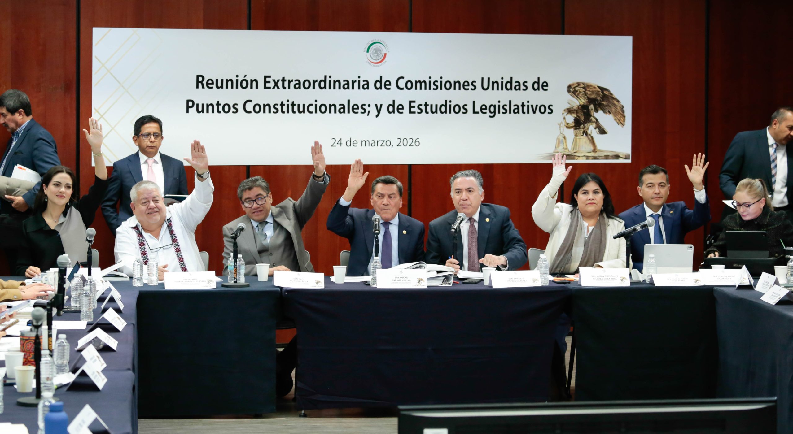 Aprueban en comisiones del Senado proyecto para reducir privilegios y fortalecer la revocación de mandato