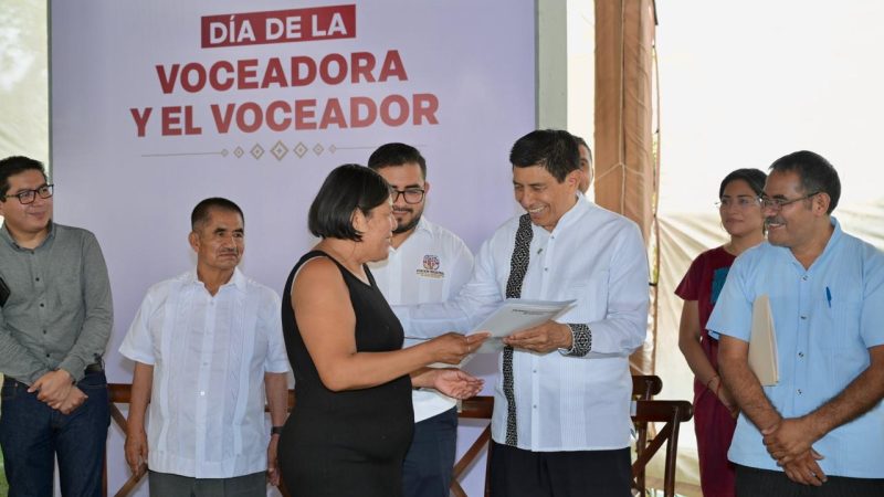 Benefician a personas voceadoras de Oaxaca