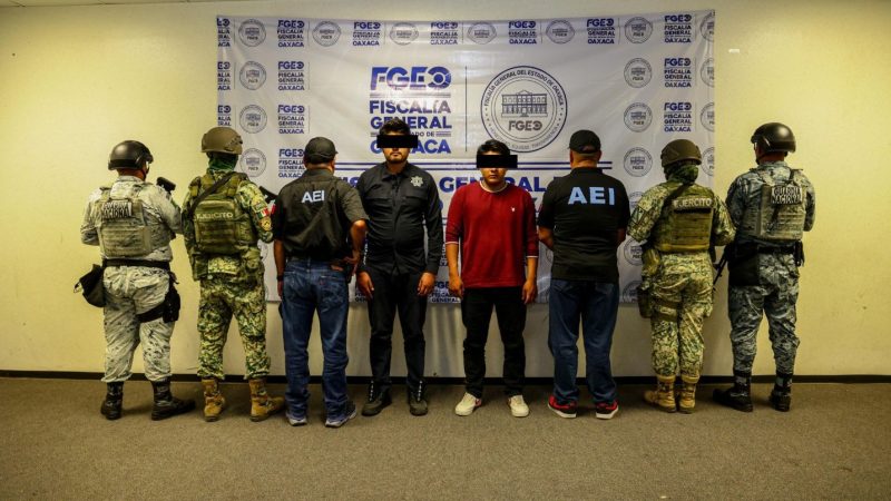 Dos personas detenidas