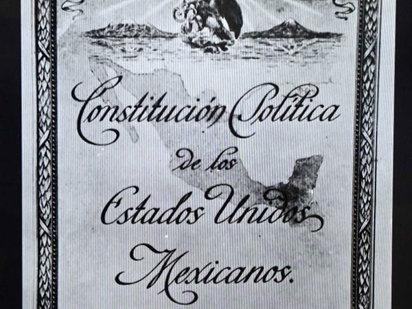 Casi 90 por ciento de la Constitución ha sido modificada en tres lustros: Burgoa Perea