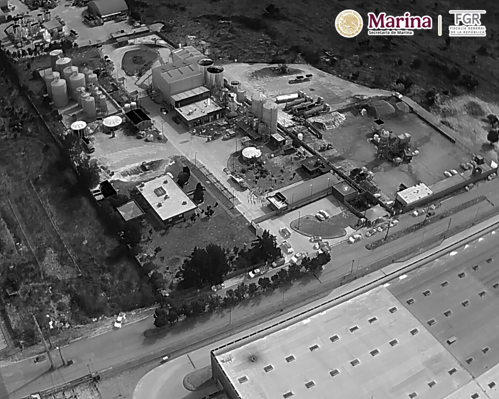 Catean Marina y FGR inmueble y aseguran unos 800 mil litros de hidrocarburo en Puebla