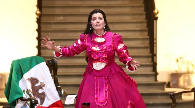 La Roja. Carlota, Emperatriz de México