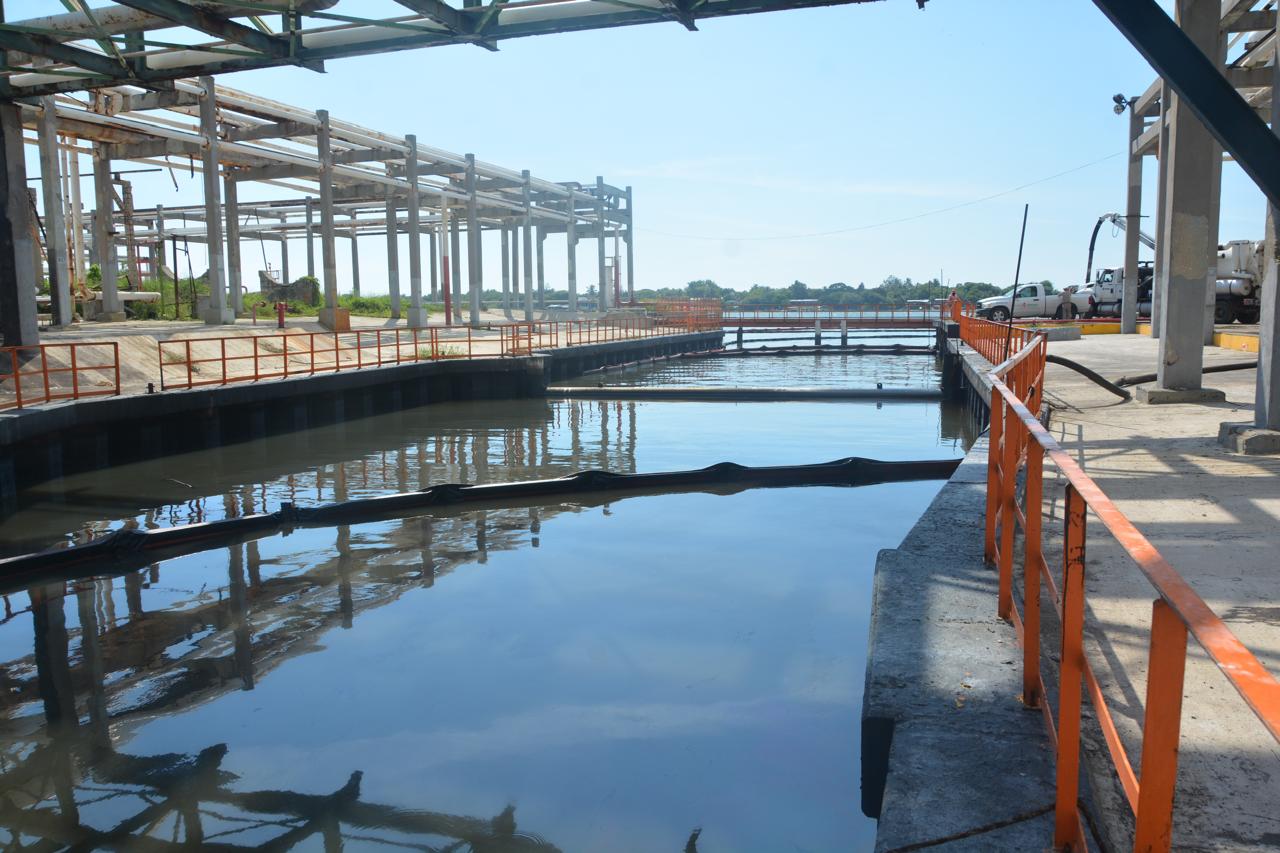 Continúa Pemex acciones de recuperación y saneamiento en el río Pánuco