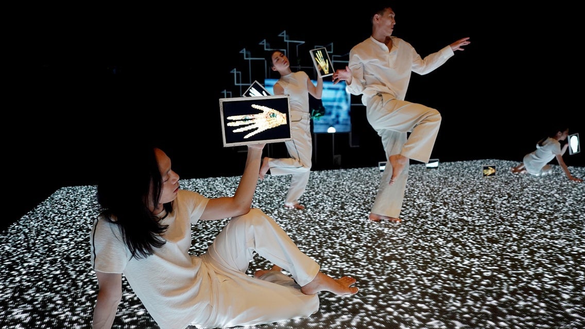 Presenta agrupación surcoreana Dab Dance Project >”Hello world”; en el Centro Cultural del Bosque