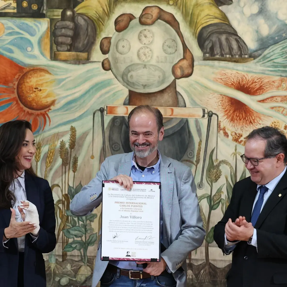 Recibe Juan Villoro el Premio Internacional Carlos Fuentes 2026